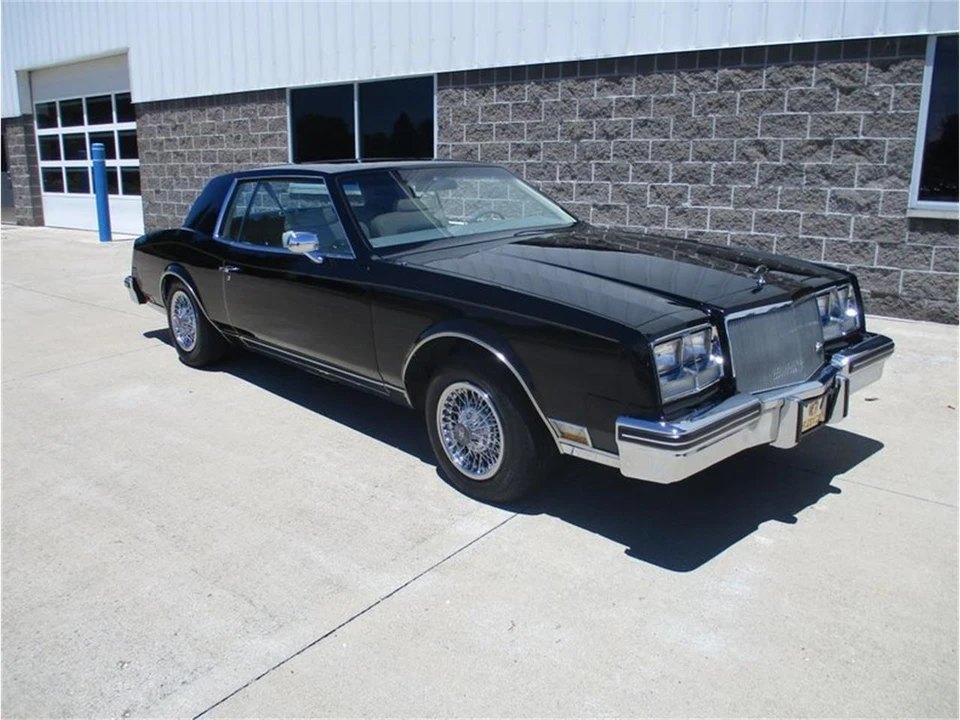 1979 Buick Riviera 4th-7th Gen - Image 2 of 31