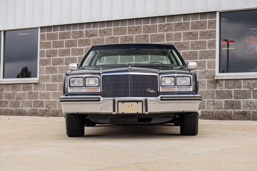 1979 Buick Riviera 4th-7th Gen - Image 4 of 31
