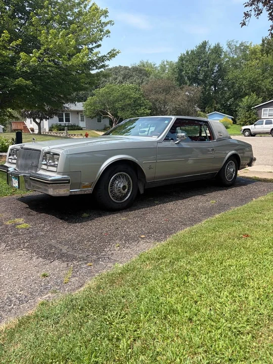 1979 Buick Riviera 4th-7th Gen - Image 2 of 12