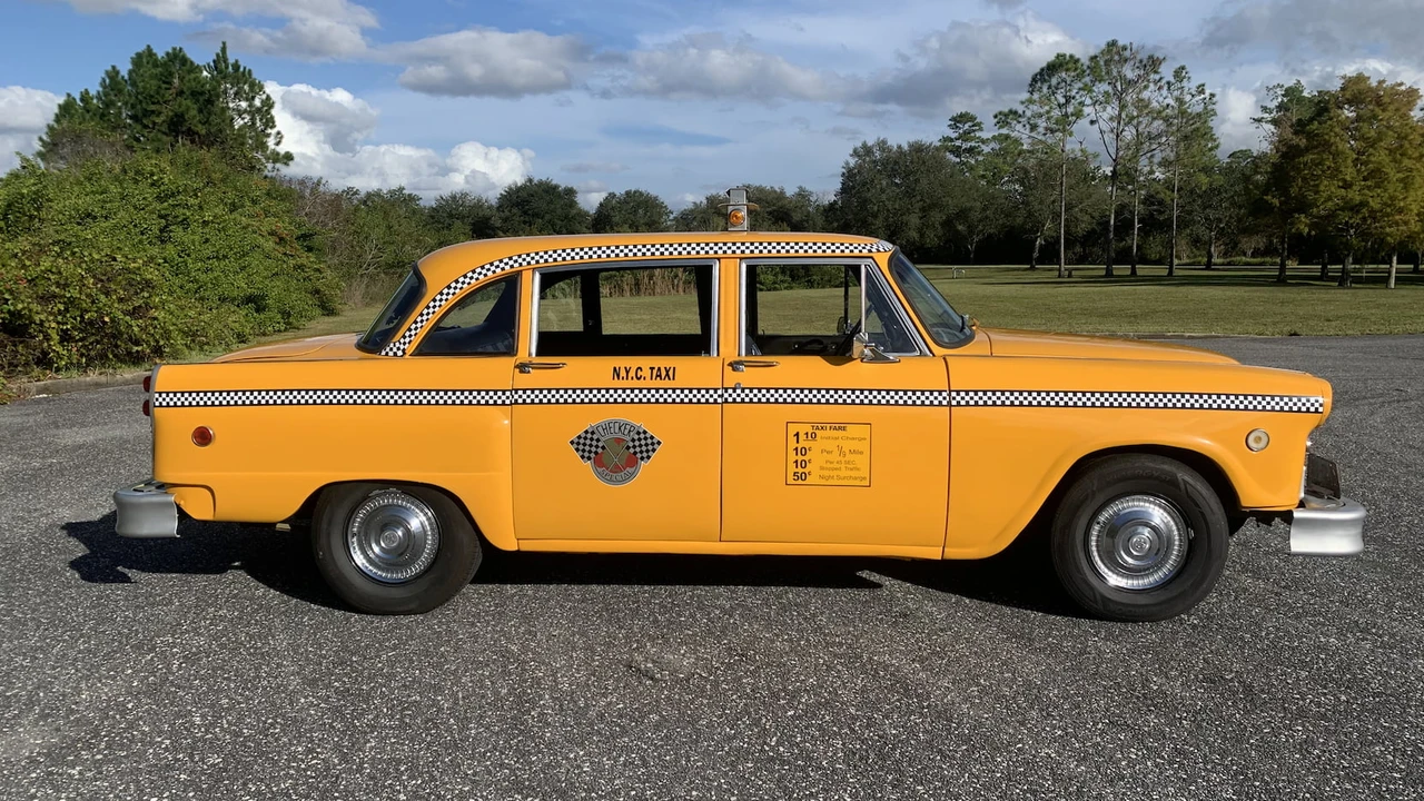 1979 Checker - Image 2 of 28