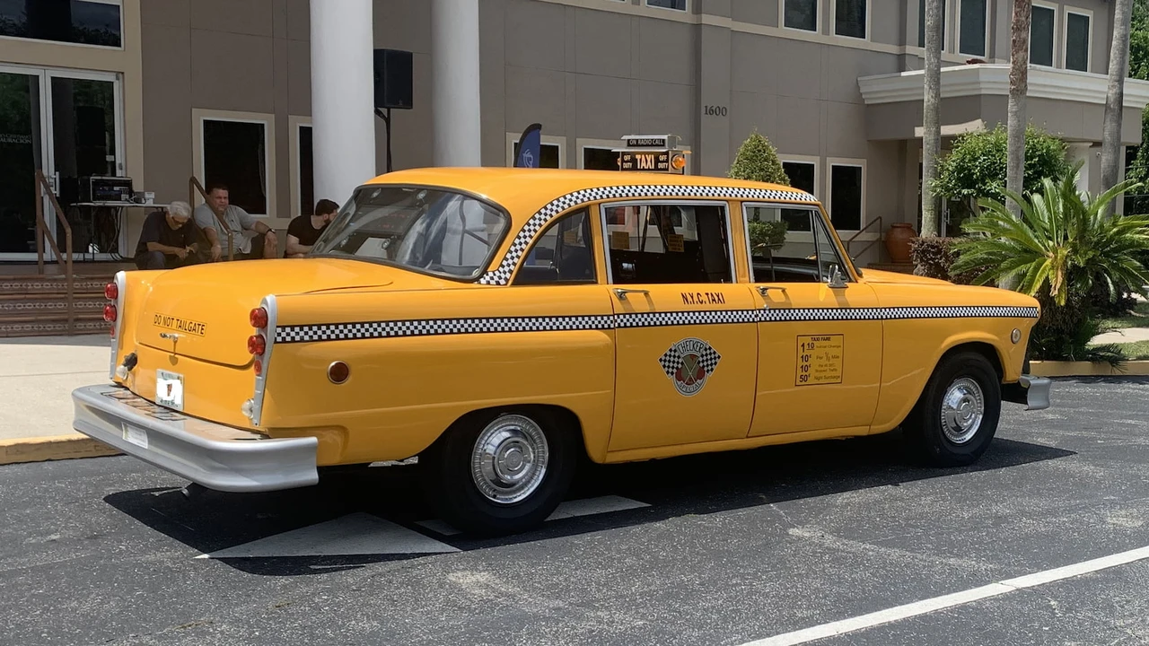 1979 Checker - Image 3 of 28