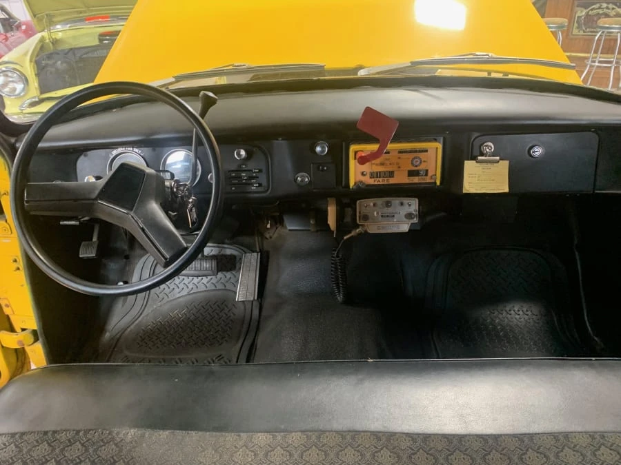 1979 Checker - Image 4 of 17