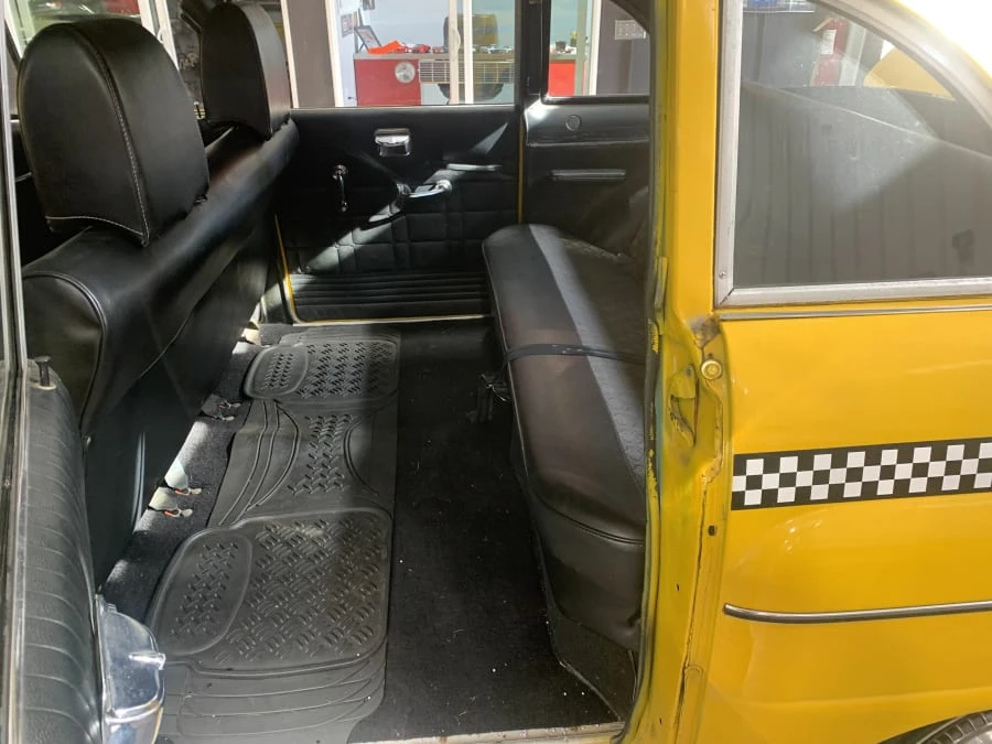 1979 Checker - Image 5 of 17
