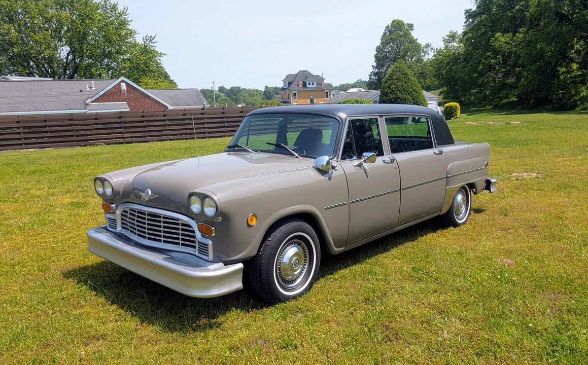 1979 Checker - Image 2 of 31