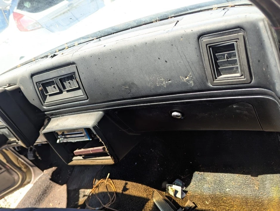 1979 Chevrolet Monte Carlo 3rd Gen - Image 9 of 31