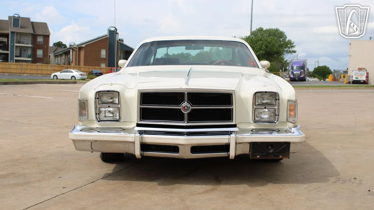 1979 Chrysler 300 - Image 11 of 12