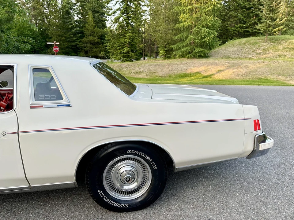 1979 Chrysler Cordoba - Image 29 of 31