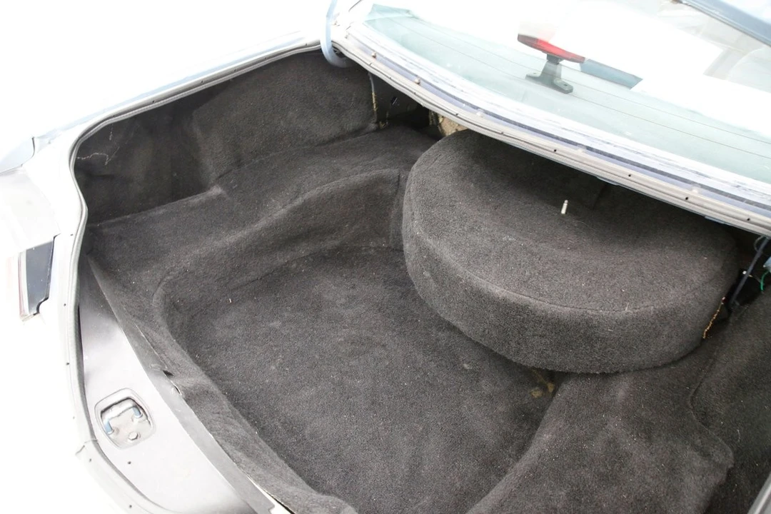1979 Chrysler LeBaron - Image 28 of 31