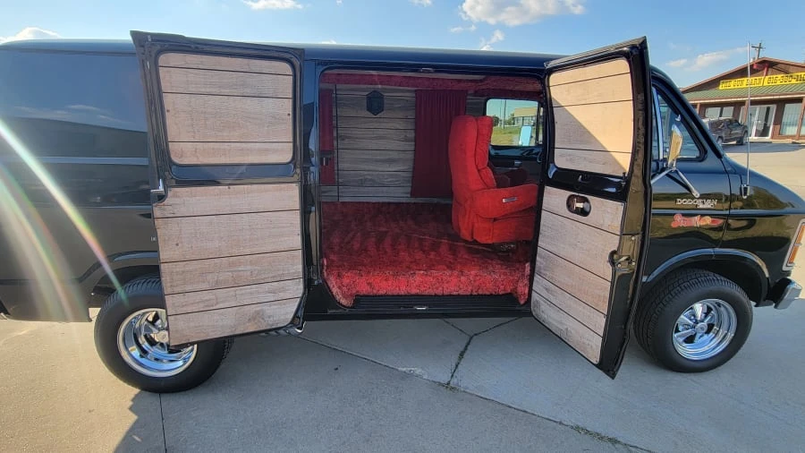 1979 Dodge Ram Van - Image 15 of 31
