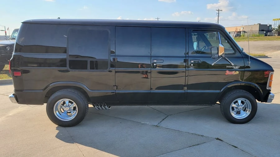 1979 Dodge Ram Van - Image 24 of 31