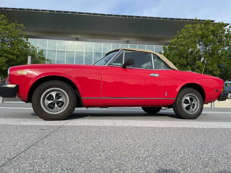 1979 Fiat 124 Sport Spider - Image 25 of 31