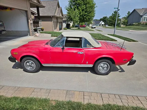 1979 Fiat 124 Spider 2000 Pininfarina