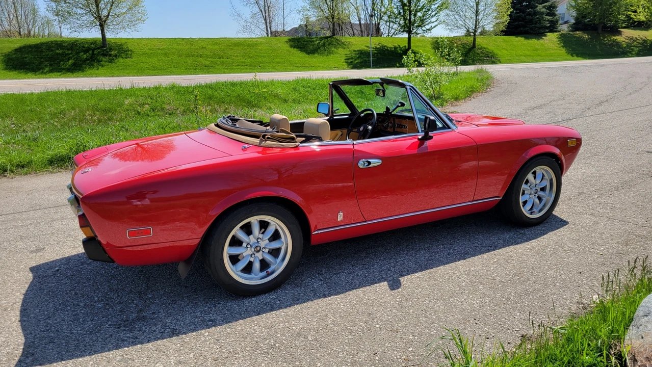 1979 Fiat 124 Sport Spider - Image 11 of 31