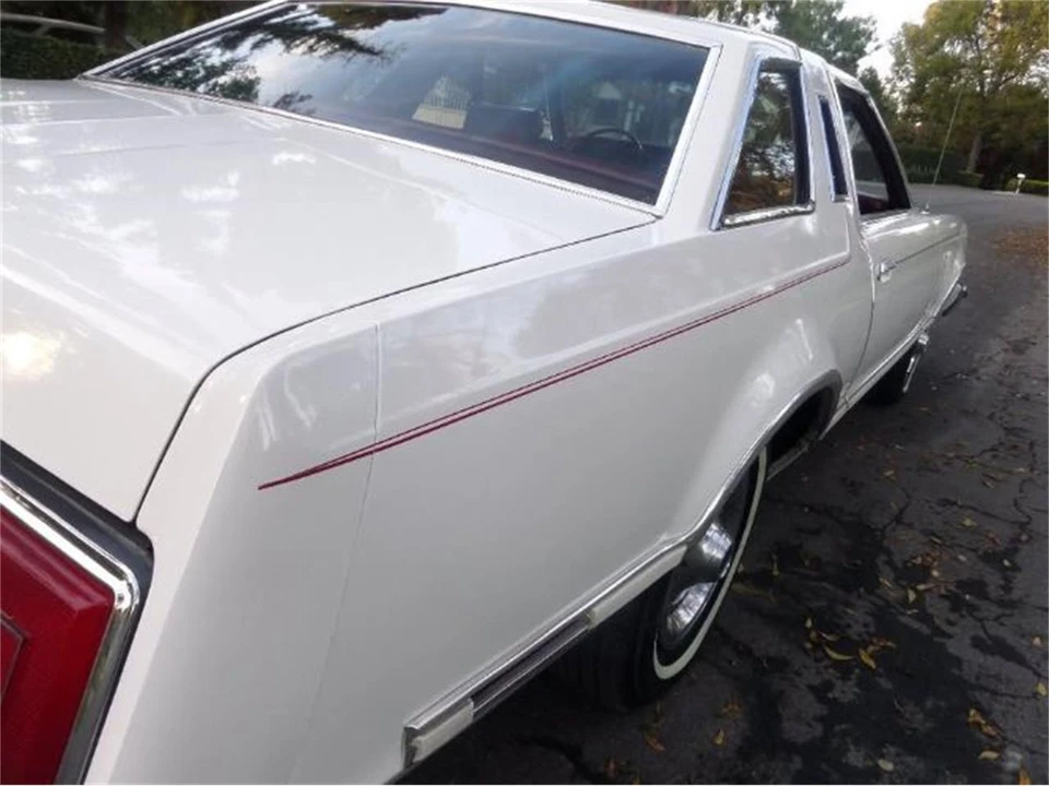 1979 Ford Thunderbird 7th Gen - Image 12 of 20