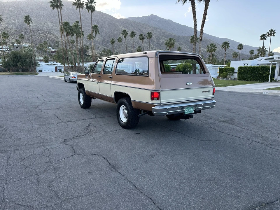 1979 GMC Suburban 7th Gen - Image 9 of 31