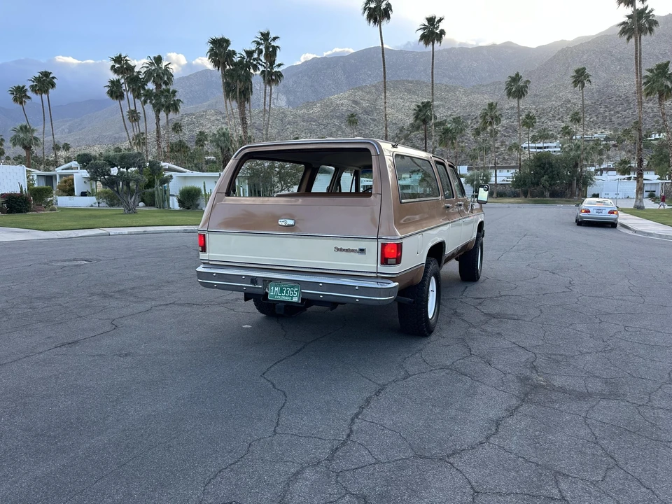 1979 GMC Suburban 7th Gen - Image 15 of 31
