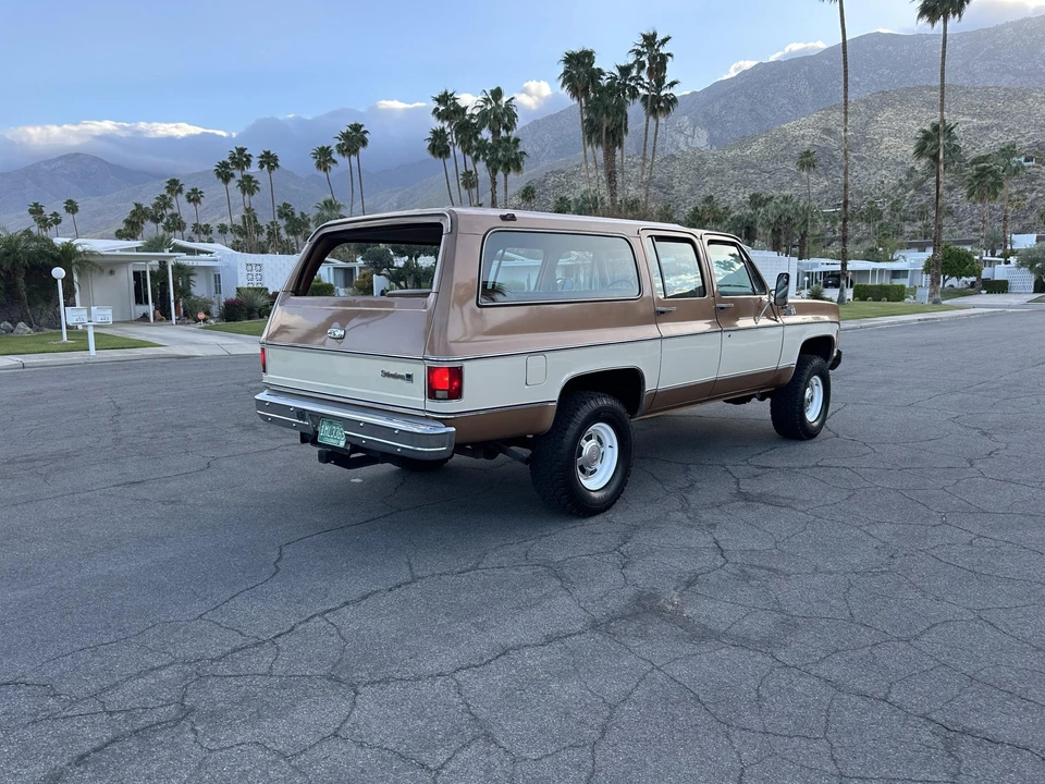 1979 GMC Suburban 7th Gen - Image 16 of 31