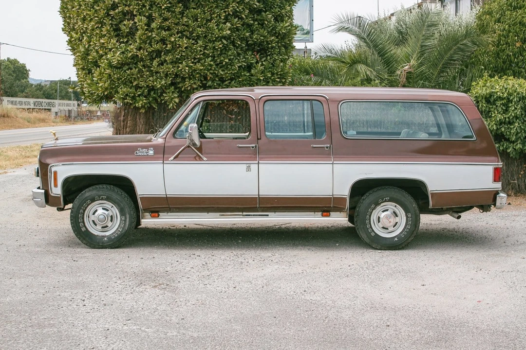 1989 GMC Suburban 7th Gen - Image 7 of 30