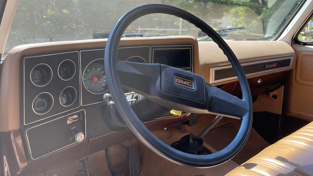 1979 GMC Suburban 7th Gen - Image 4 of 17