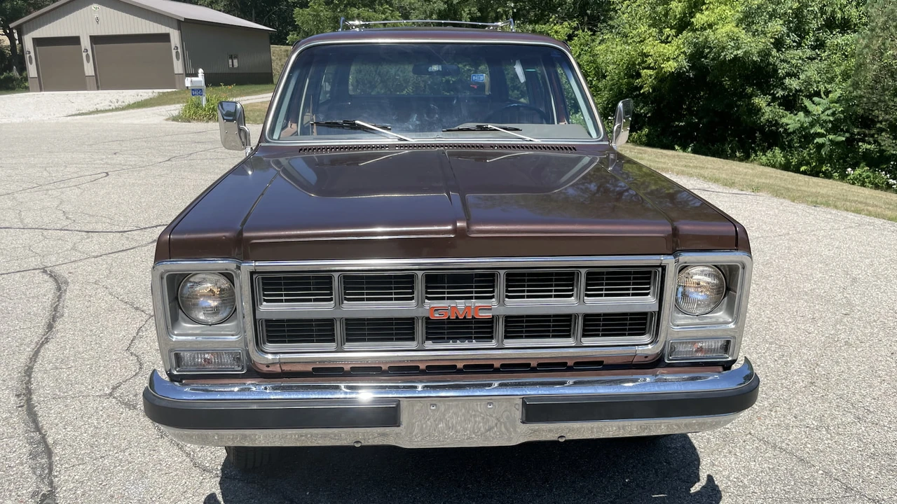 1979 GMC Suburban 7th Gen - Image 16 of 17