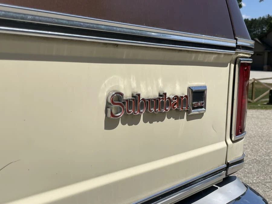 1979 GMC Suburban 7th Gen - Image 11 of 17