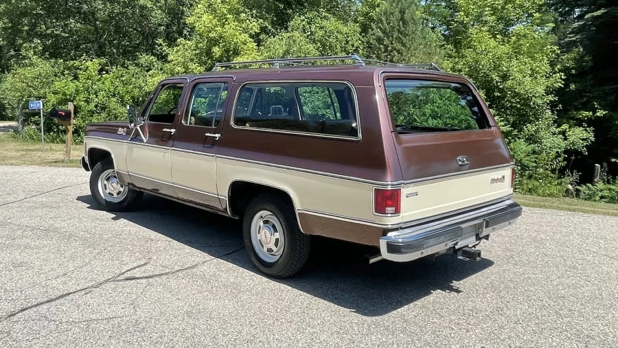1979 GMC Suburban 7th Gen - Image 15 of 17