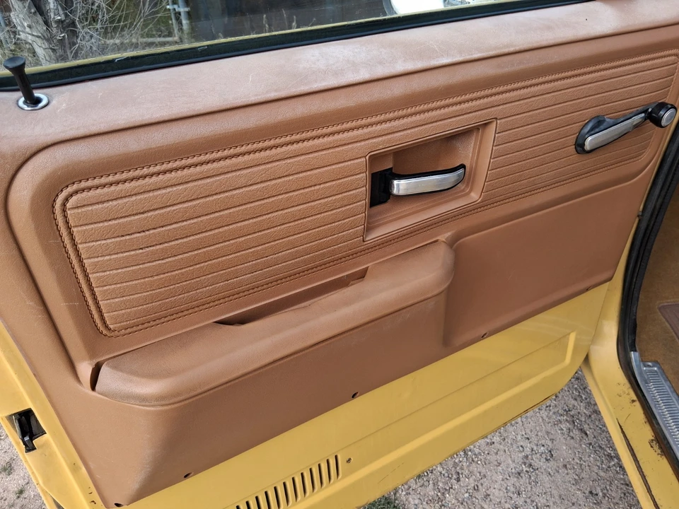 1979 GMC Suburban 7th Gen - Image 12 of 21
