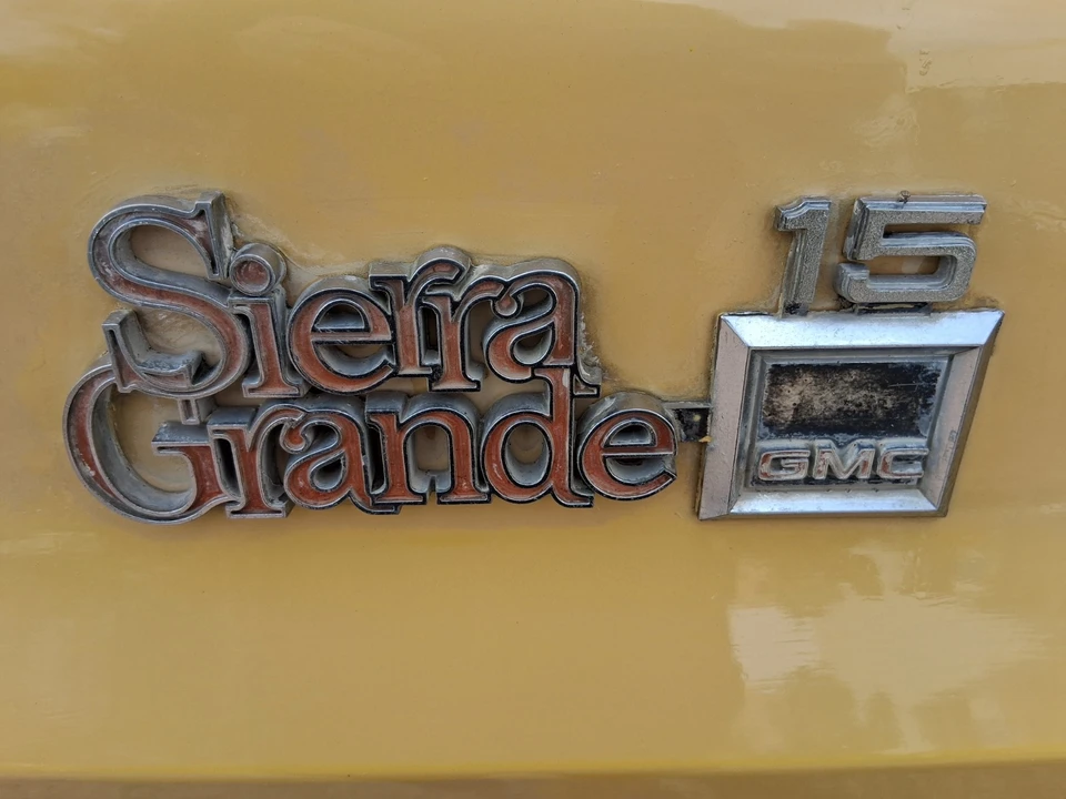 1979 GMC Suburban 7th Gen - Image 19 of 21