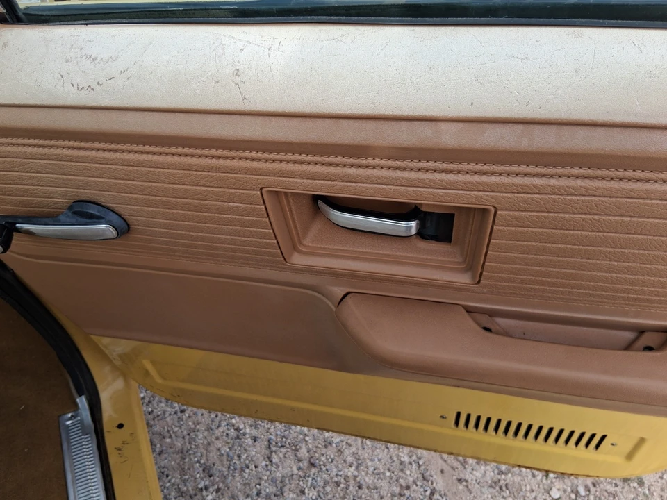 1979 GMC Suburban 7th Gen - Image 20 of 21