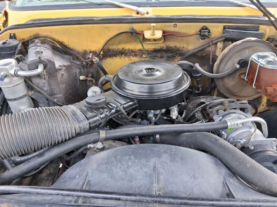 1979 GMC Suburban 7th Gen - Image 13 of 21