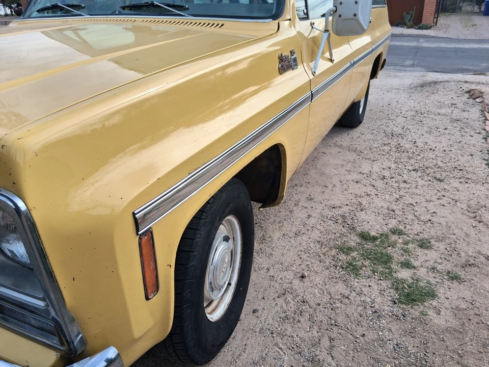 1979 GMC Suburban 7th Gen - Image 15 of 21