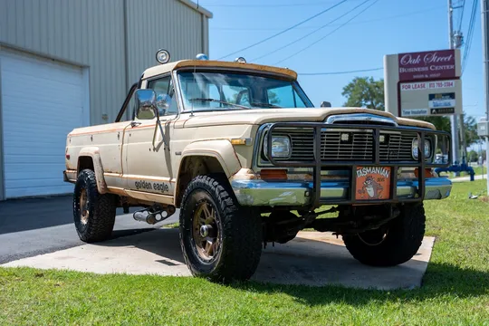 1979 Jeep J10 4x4 Golden Eagle