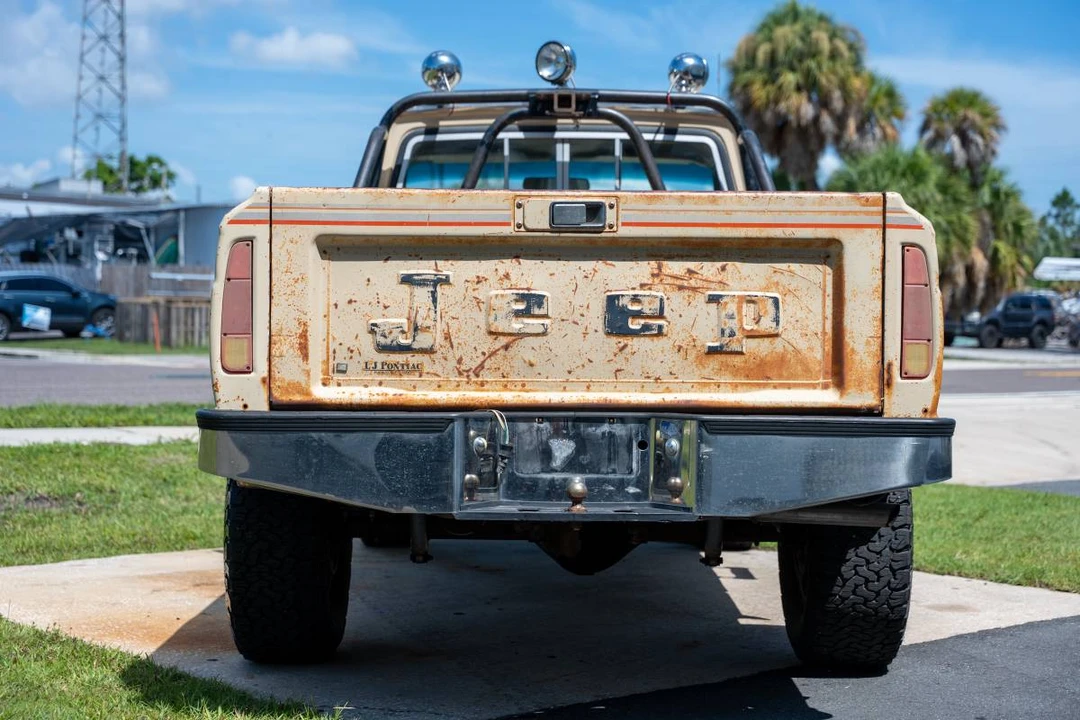 1979 Jeep SJ Gladiator - Image 9 of 24