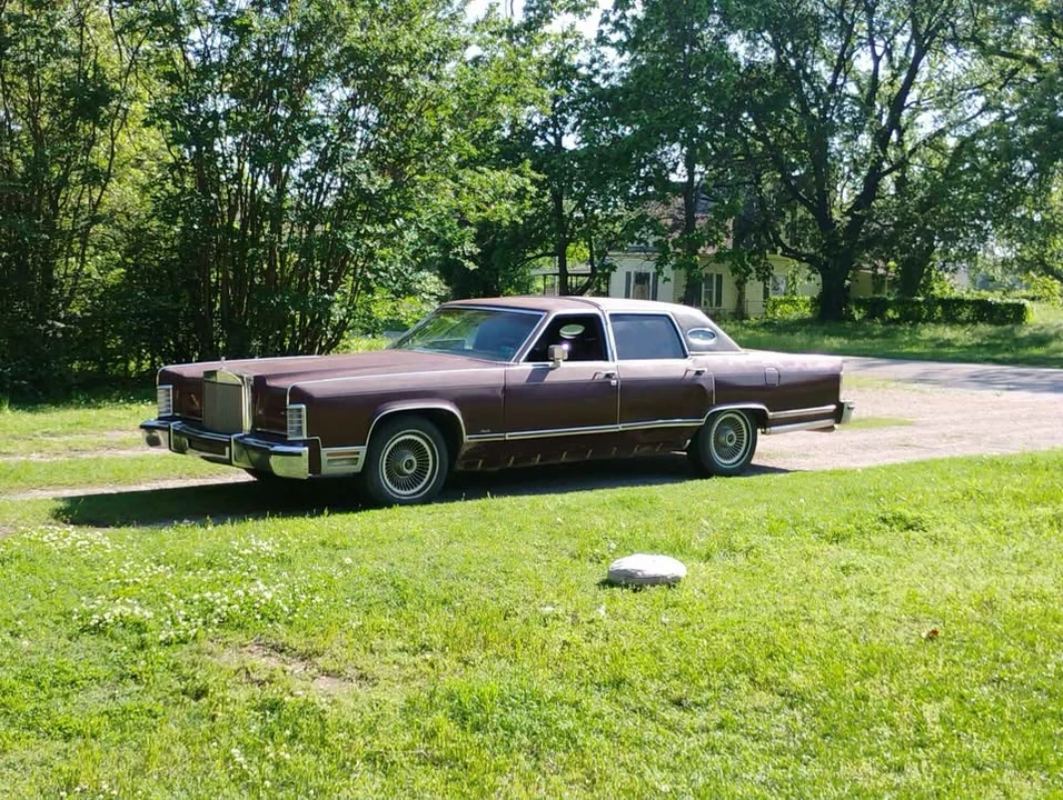 1979 Lincoln Continental 5th Gen - Image 2 of 2