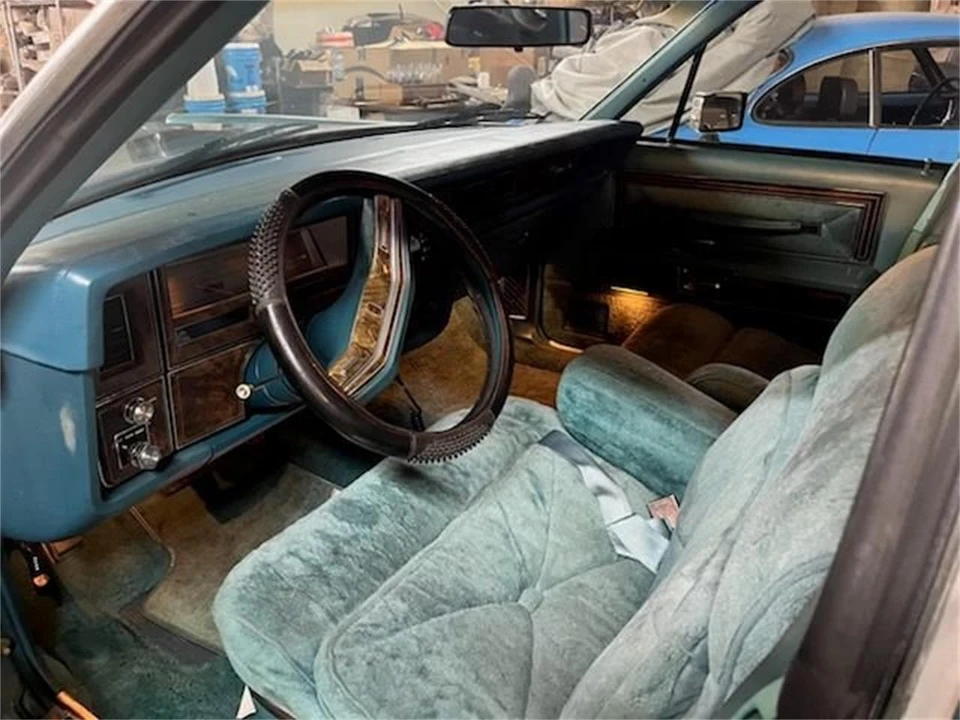 1979 Lincoln Continental 5th Gen - Image 9 of 15