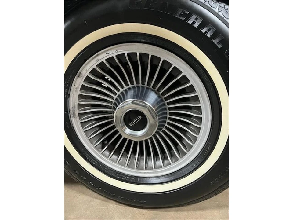 1979 Lincoln Continental 5th Gen - Image 13 of 15