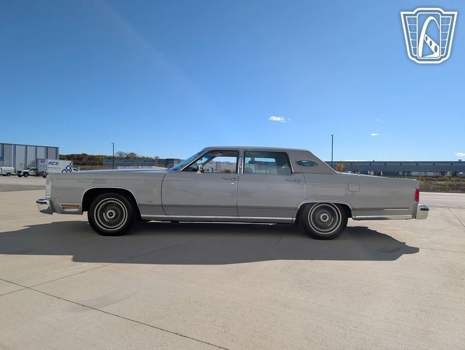 1979 Lincoln Continental 5th Gen - Image 7 of 31