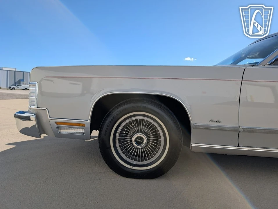 1979 Lincoln Continental 5th Gen - Image 28 of 31