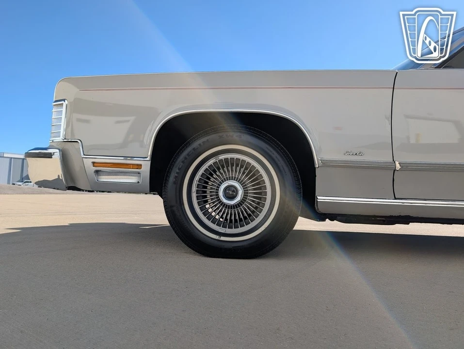 1979 Lincoln Continental 5th Gen - Image 29 of 31