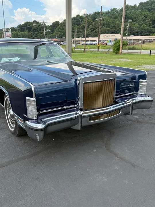 1979 Lincoln Continental 5th Gen - Image 2 of 10