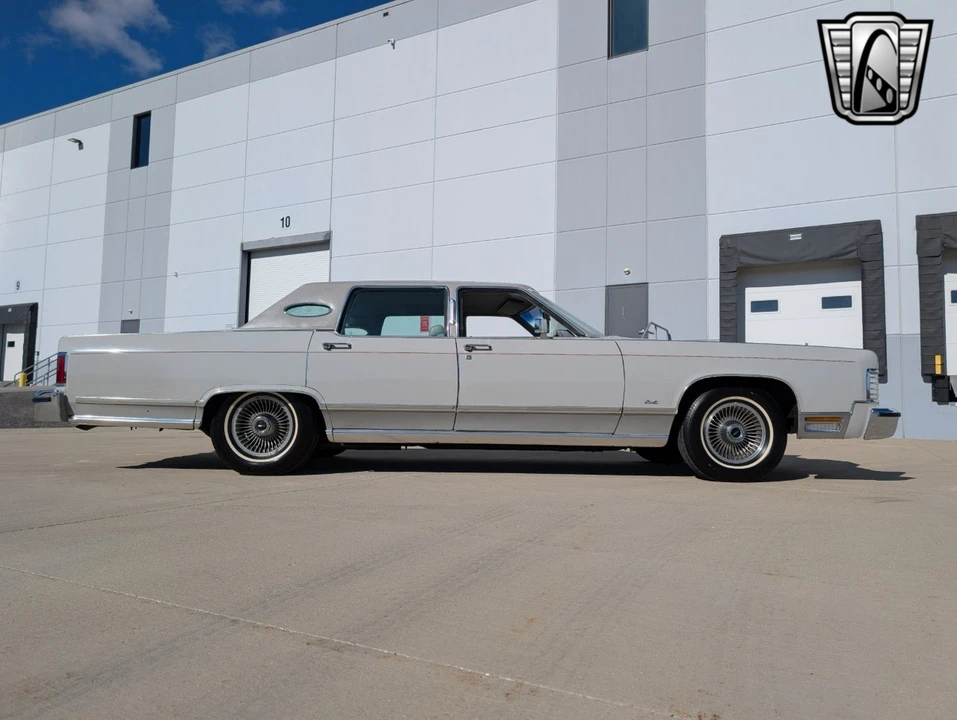 1979 Lincoln Continental 5th Gen - Image 9 of 12