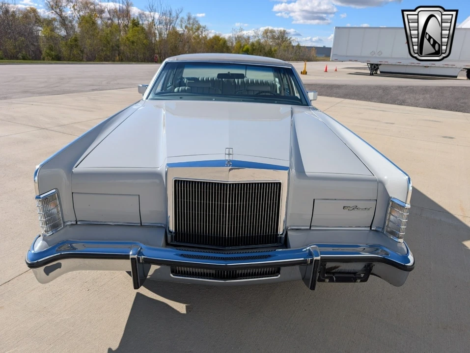 1979 Lincoln Continental 5th Gen - Image 11 of 12