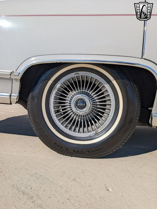 1979 Lincoln Continental 5th Gen - Image 17 of 21