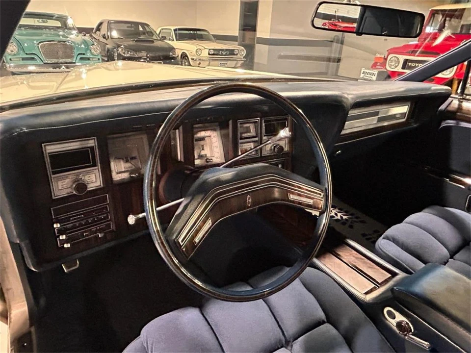 1979 Lincoln Continental 5th Gen - Image 10 of 31
