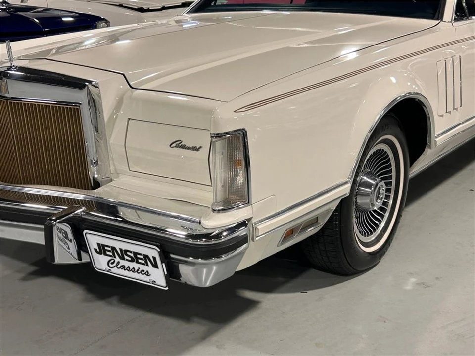 1979 Lincoln Continental 5th Gen - Image 2 of 31