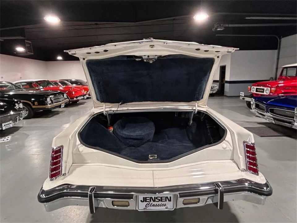 1979 Lincoln Continental 5th Gen - Image 27 of 31