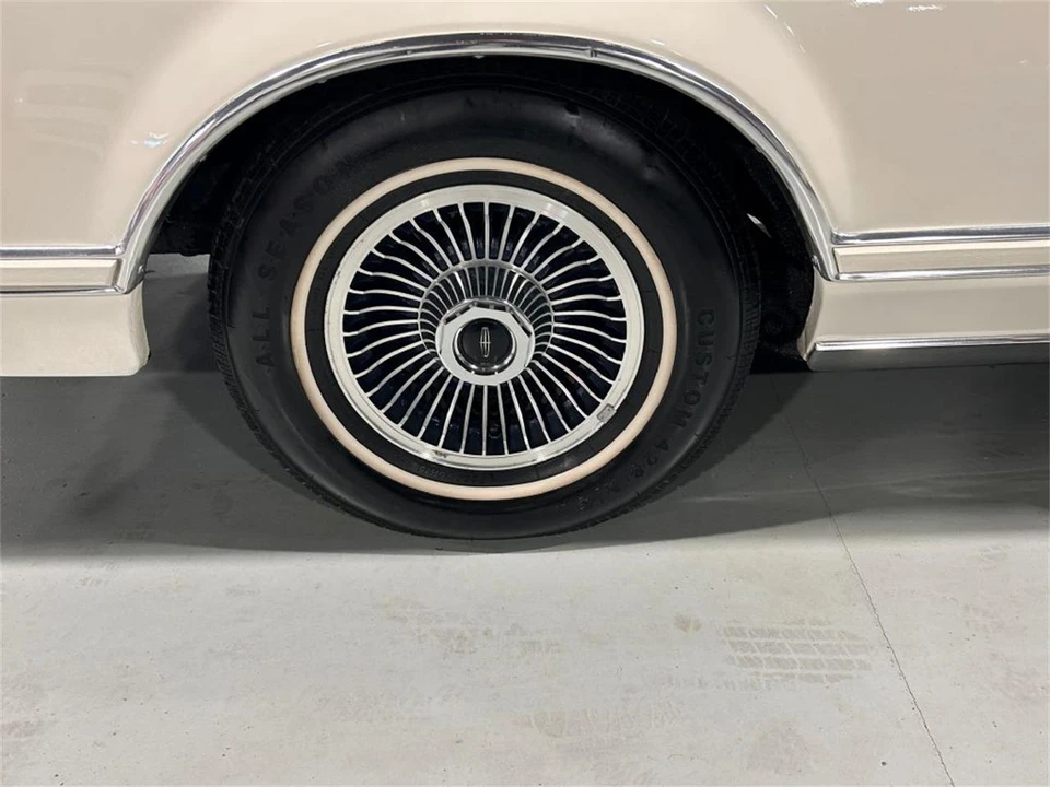 1979 Lincoln Continental 5th Gen - Image 30 of 31