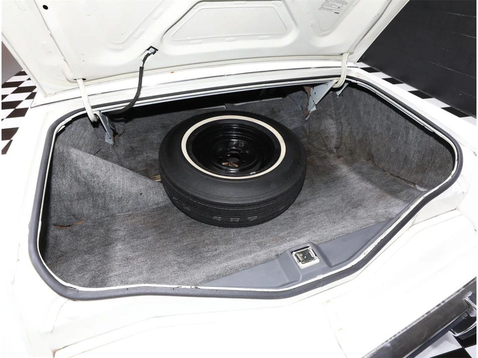 1979 Lincoln Continental 5th Gen - Image 5 of 31