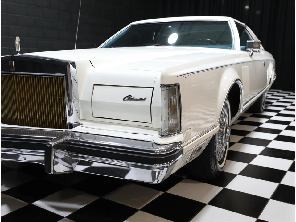 1979 Lincoln Continental 5th Gen - Image 9 of 31