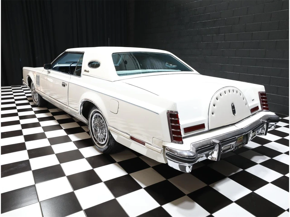 1979 Lincoln Continental 5th Gen - Image 28 of 31